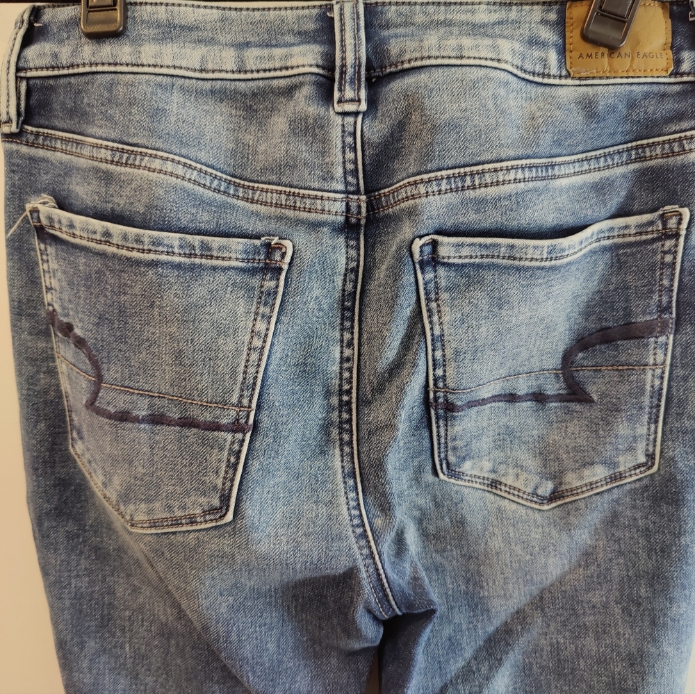 AE Ripped Distressed Hi-Rise Jegging - Picture 5 of 7